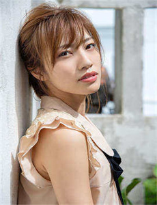 《MY FRIENDS HOT MOM》