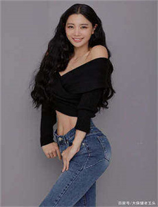 《骑车的女人》
